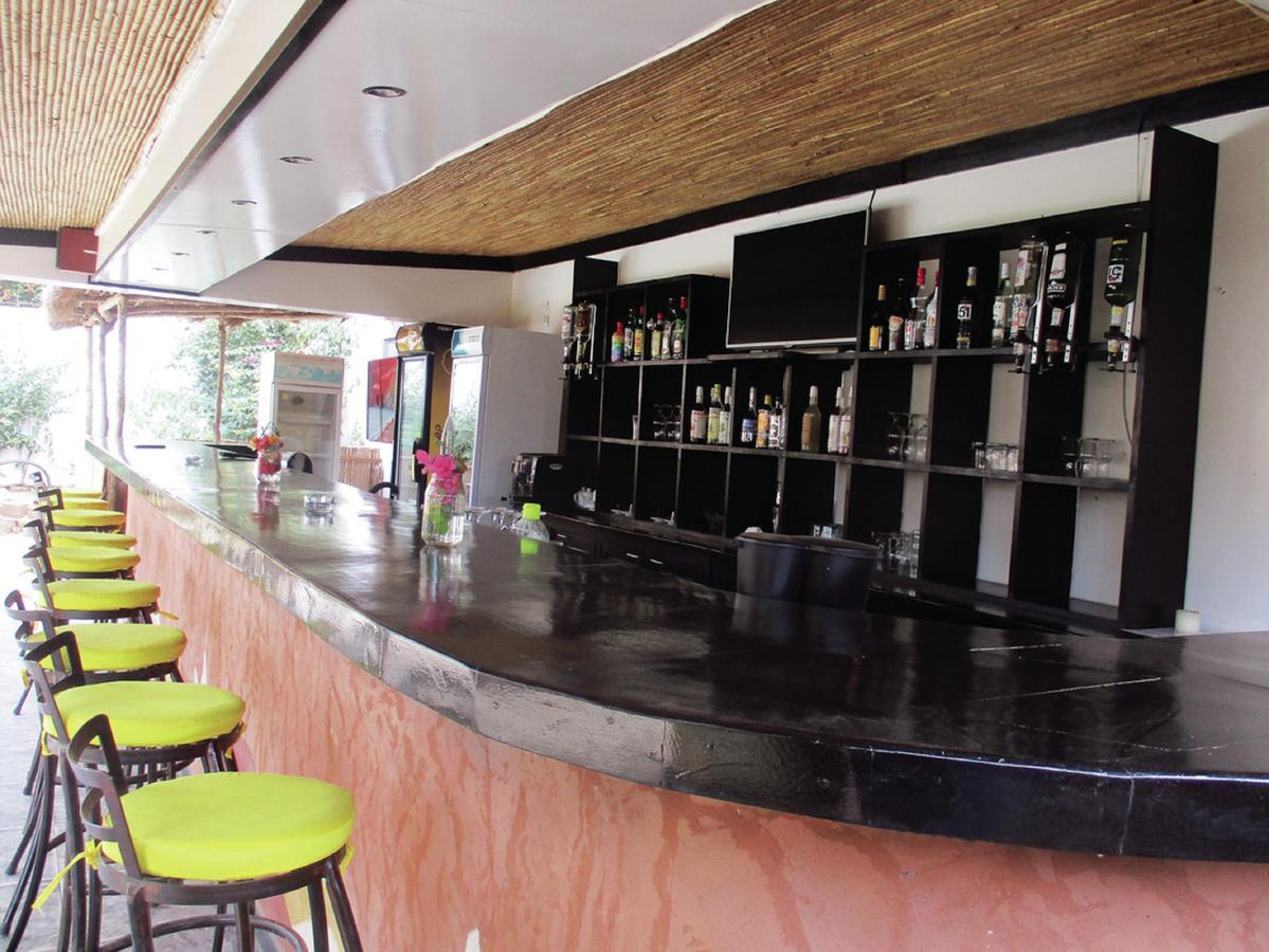 Le Lion Dort Otel Somone Dış mekan fotoğraf