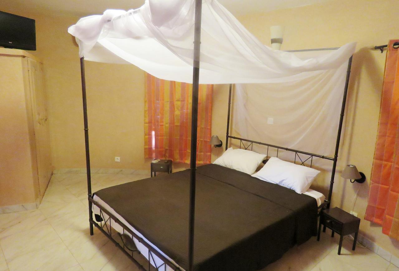 Le Lion Dort Otel Somone Dış mekan fotoğraf